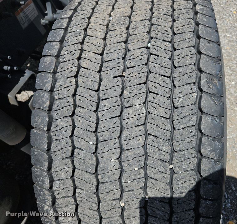 image for item OK9926 2021 Freightliner  Cascadia 126 semi truck