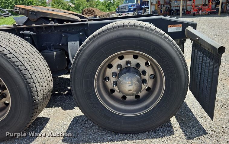 image for item OK9926 2021 Freightliner  Cascadia 126 semi truck