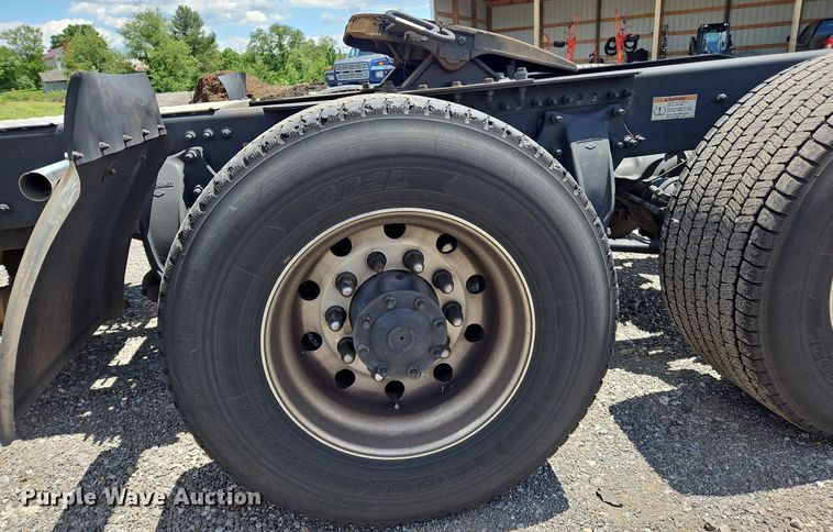 image for item OK9926 2021 Freightliner  Cascadia 126 semi truck