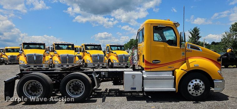 image for item OK9927 2020 Kenworth T680 semi truck