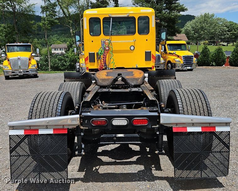 image for item OK9927 2020 Kenworth T680 semi truck