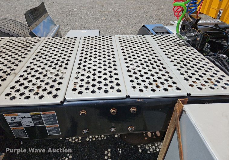 image for item OK9927 2020 Kenworth T680 semi truck