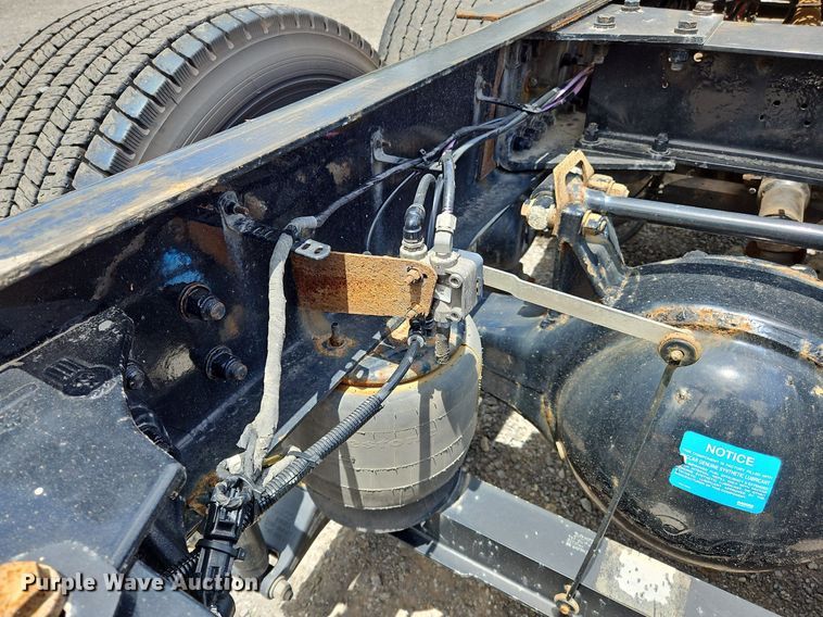 image for item OK9927 2020 Kenworth T680 semi truck