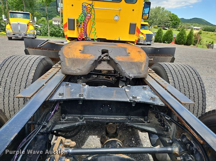 image for item OK9927 2020 Kenworth T680 semi truck