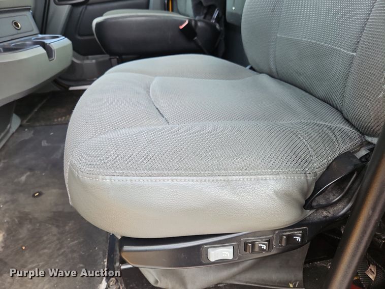 image for item OK9927 2020 Kenworth T680 semi truck