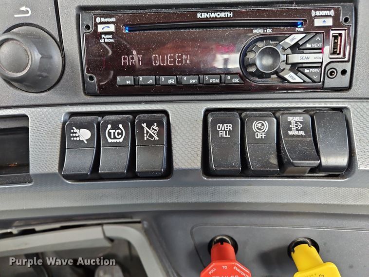 image for item OK9927 2020 Kenworth T680 semi truck