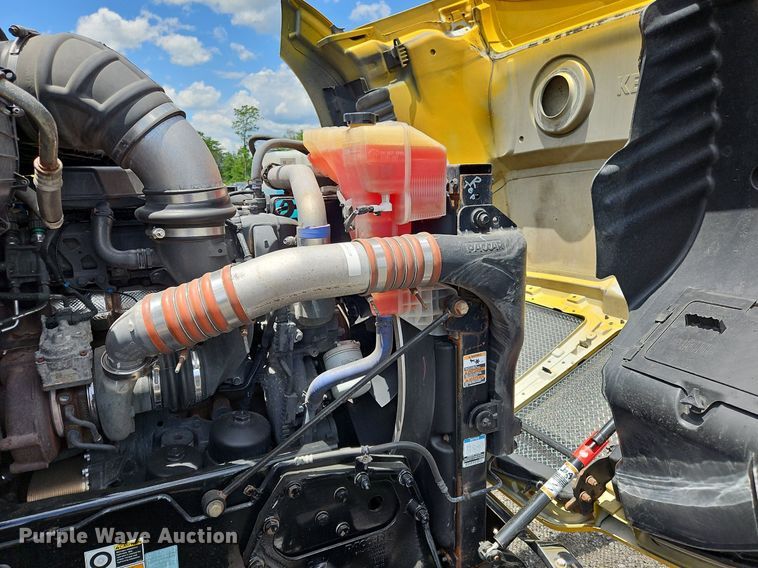 image for item OK9927 2020 Kenworth T680 semi truck