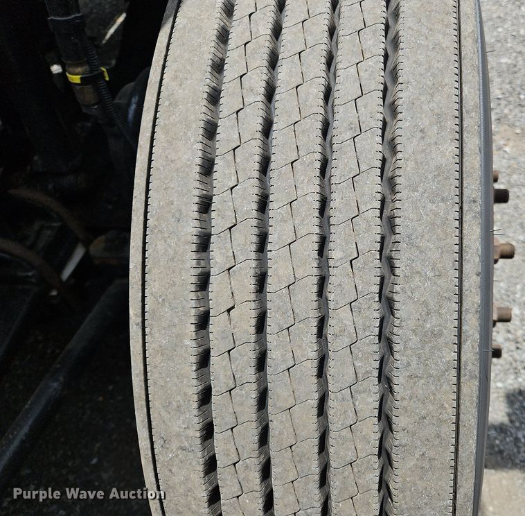 image for item OK9927 2020 Kenworth T680 semi truck