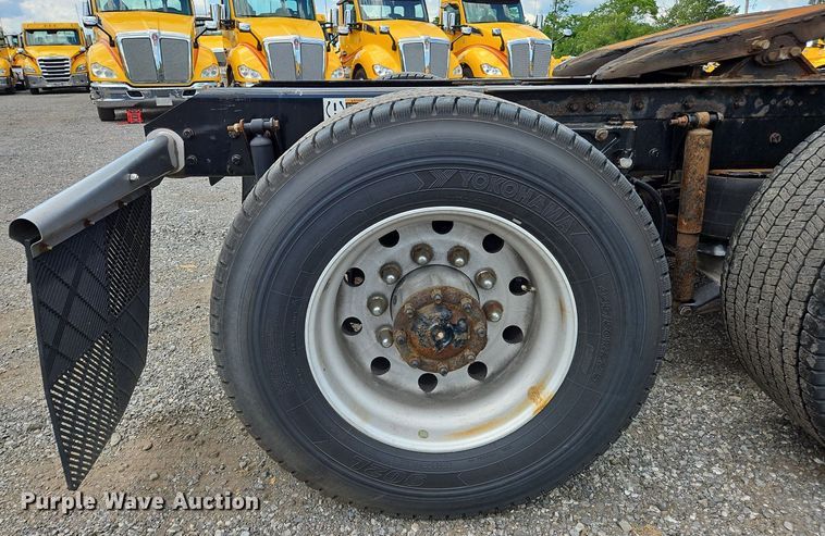 image for item OK9927 2020 Kenworth T680 semi truck