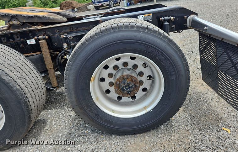 image for item OK9927 2020 Kenworth T680 semi truck