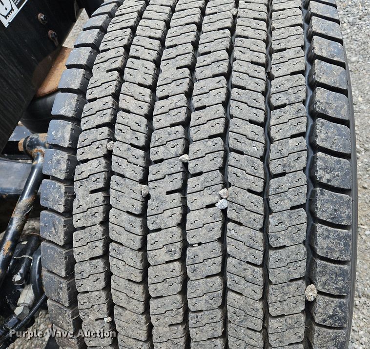 image for item OK9927 2020 Kenworth T680 semi truck