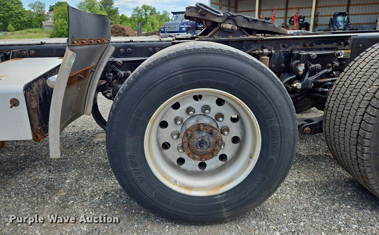 image for item OK9927 2020 Kenworth T680 semi truck