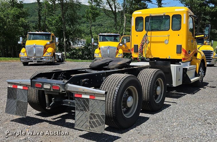 image for item OK9929 2019 Kenworth  T680 semi truck