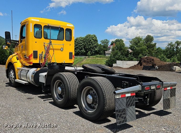 image for item OK9929 2019 Kenworth  T680 semi truck