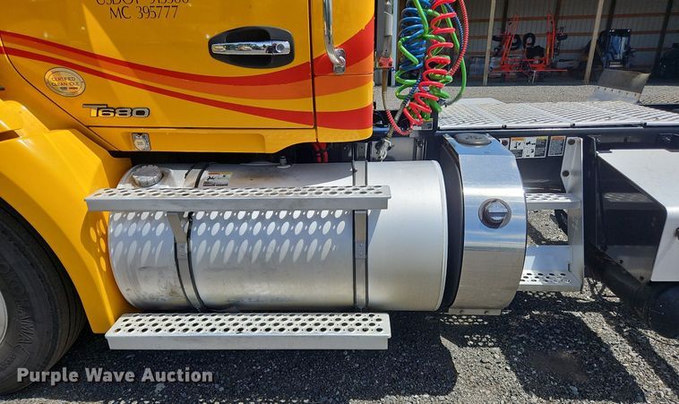 image for item OK9929 2019 Kenworth  T680 semi truck