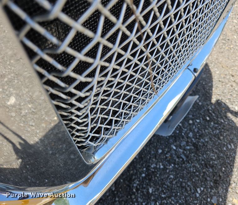 image for item OK9929 2019 Kenworth  T680 semi truck