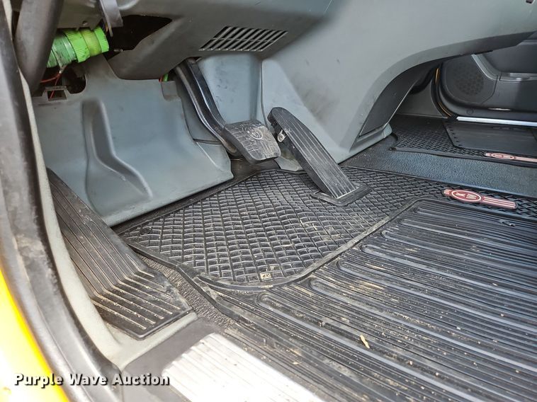 image for item OK9929 2019 Kenworth  T680 semi truck