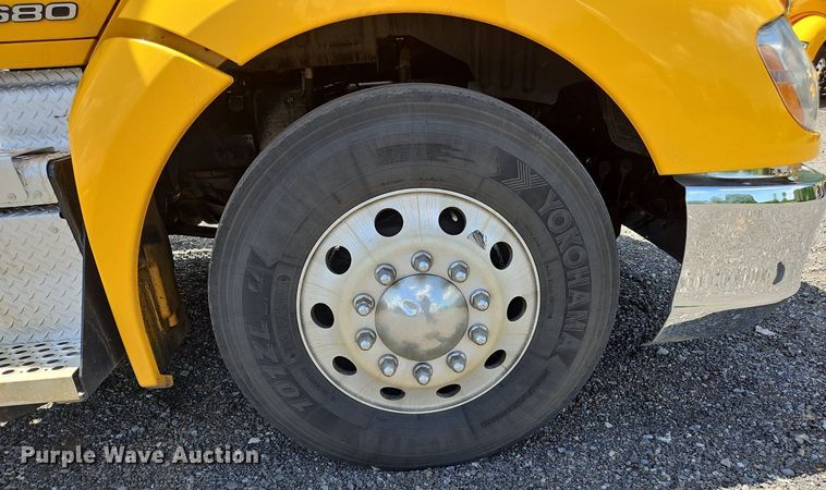 image for item OK9929 2019 Kenworth  T680 semi truck