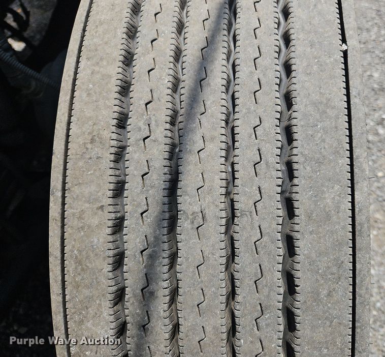 image for item OK9929 2019 Kenworth  T680 semi truck