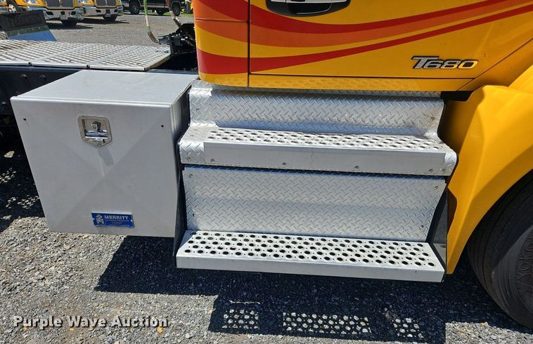 image for item OK9930 2020 Kenworth  T680 semi truck