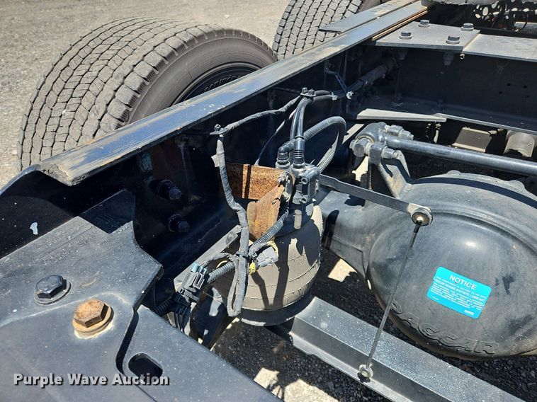 image for item OK9930 2020 Kenworth  T680 semi truck