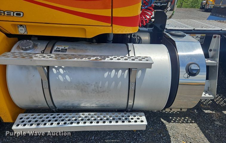 image for item OK9930 2020 Kenworth  T680 semi truck