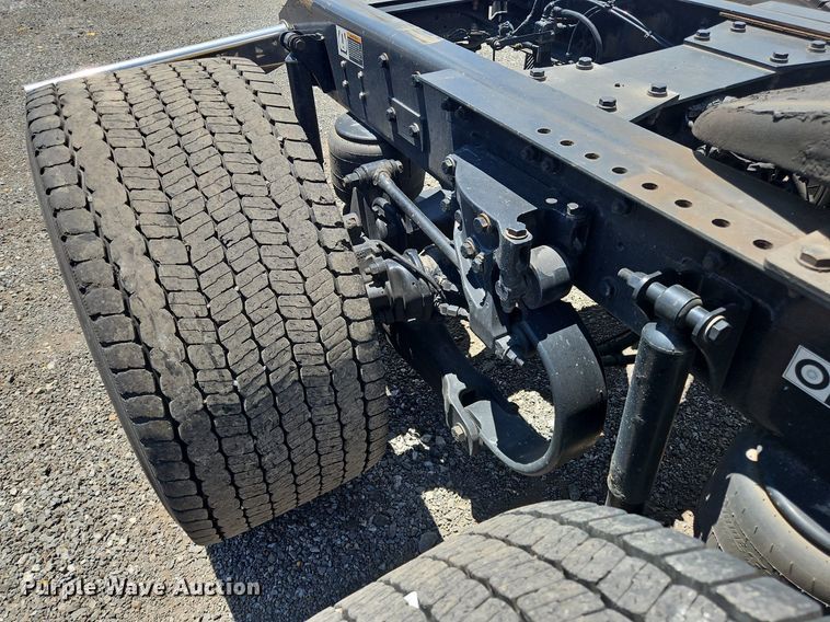 image for item OK9930 2020 Kenworth  T680 semi truck