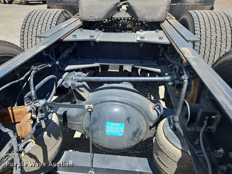 image for item OK9930 2020 Kenworth  T680 semi truck