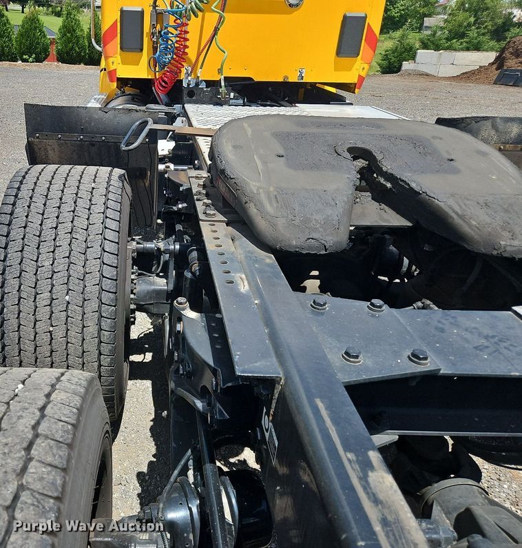 image for item OK9930 2020 Kenworth  T680 semi truck