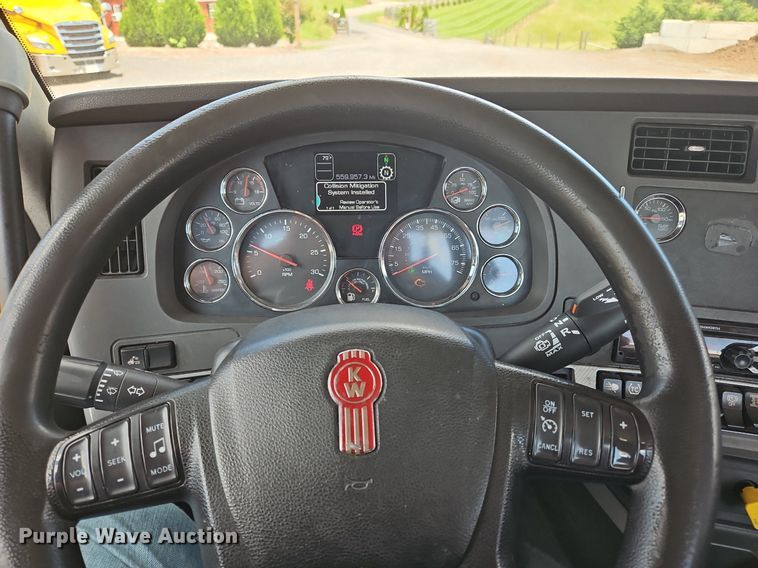 image for item OK9930 2020 Kenworth  T680 semi truck