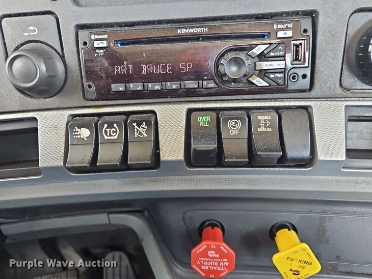 image for item OK9930 2020 Kenworth  T680 semi truck