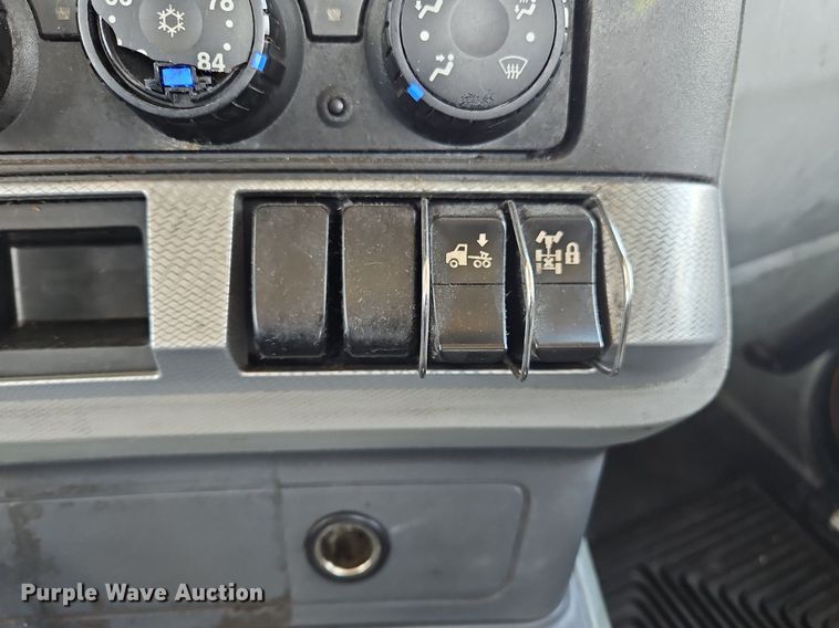 image for item OK9930 2020 Kenworth  T680 semi truck