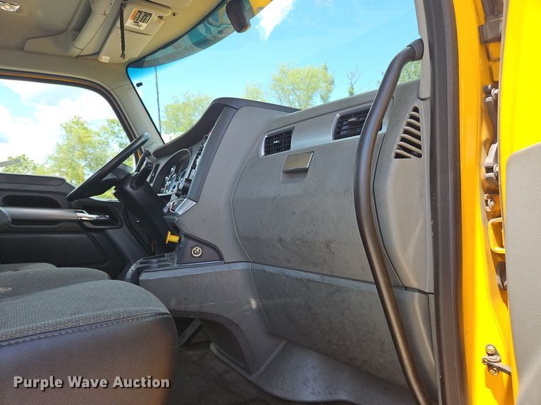 image for item OK9930 2020 Kenworth  T680 semi truck