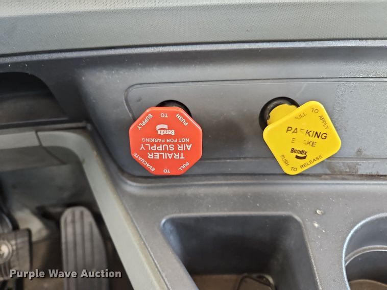 image for item OK9930 2020 Kenworth  T680 semi truck