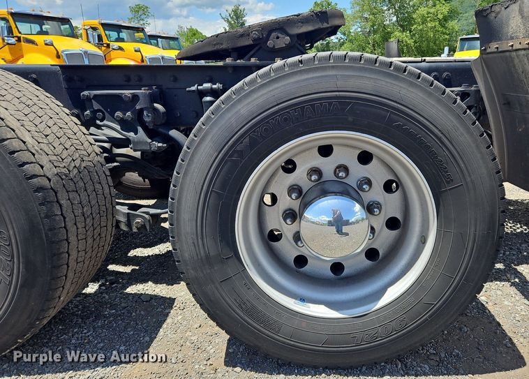 image for item OK9930 2020 Kenworth  T680 semi truck