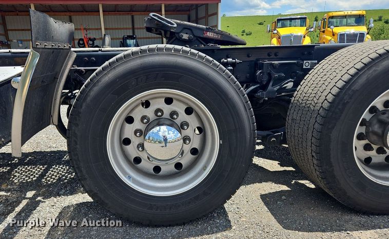 image for item OK9930 2020 Kenworth  T680 semi truck