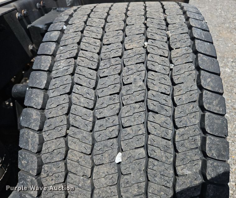 image for item OK9930 2020 Kenworth  T680 semi truck