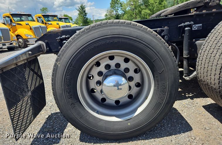 image for item OK9930 2020 Kenworth  T680 semi truck