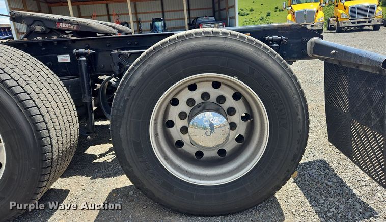 image for item OK9930 2020 Kenworth  T680 semi truck