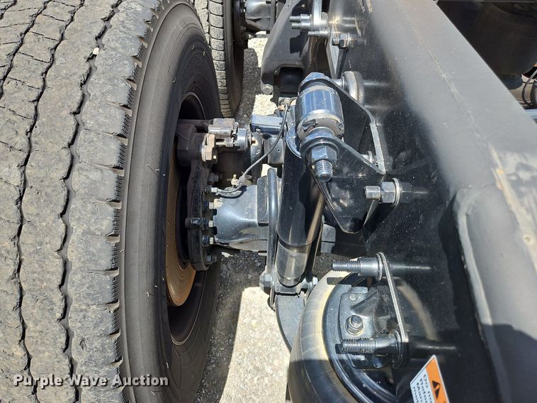 image for item OK9931 2021 Freightliner  Cascadia 126 semi truck