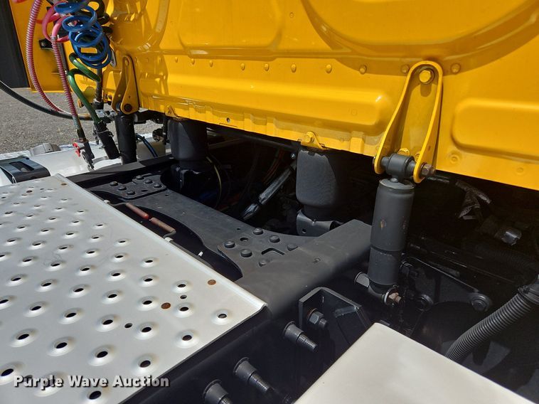 image for item OK9931 2021 Freightliner  Cascadia 126 semi truck