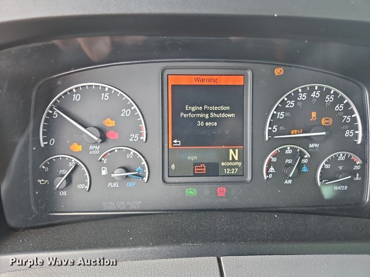 image for item OK9931 2021 Freightliner  Cascadia 126 semi truck