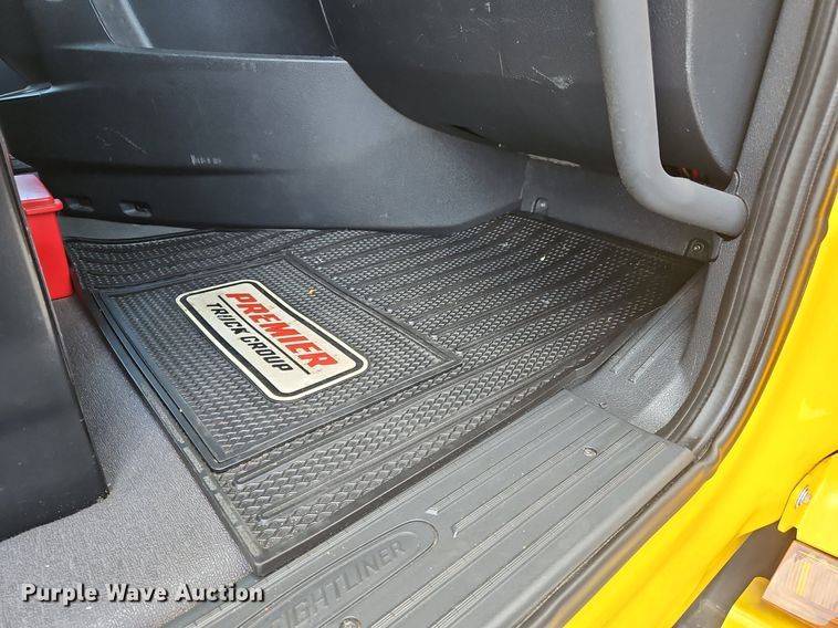 image for item OK9931 2021 Freightliner  Cascadia 126 semi truck