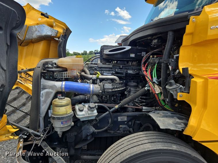 image for item OK9931 2021 Freightliner  Cascadia 126 semi truck