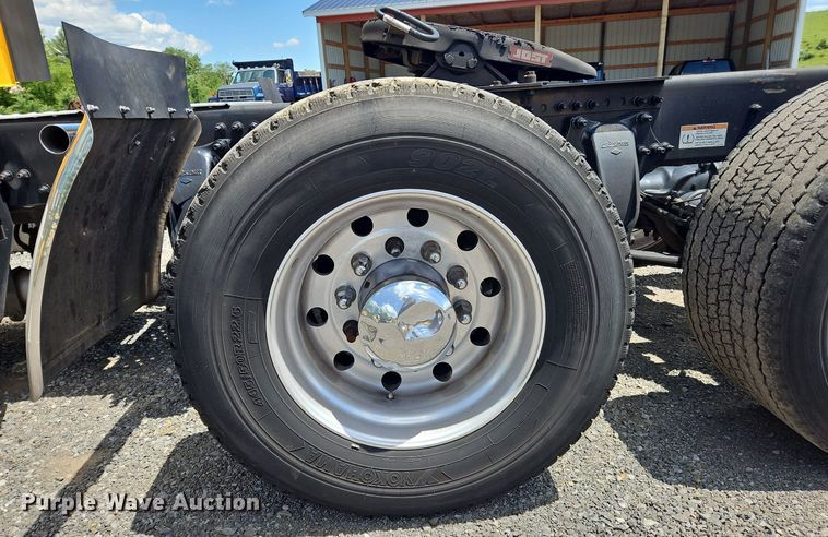 image for item OK9931 2021 Freightliner  Cascadia 126 semi truck