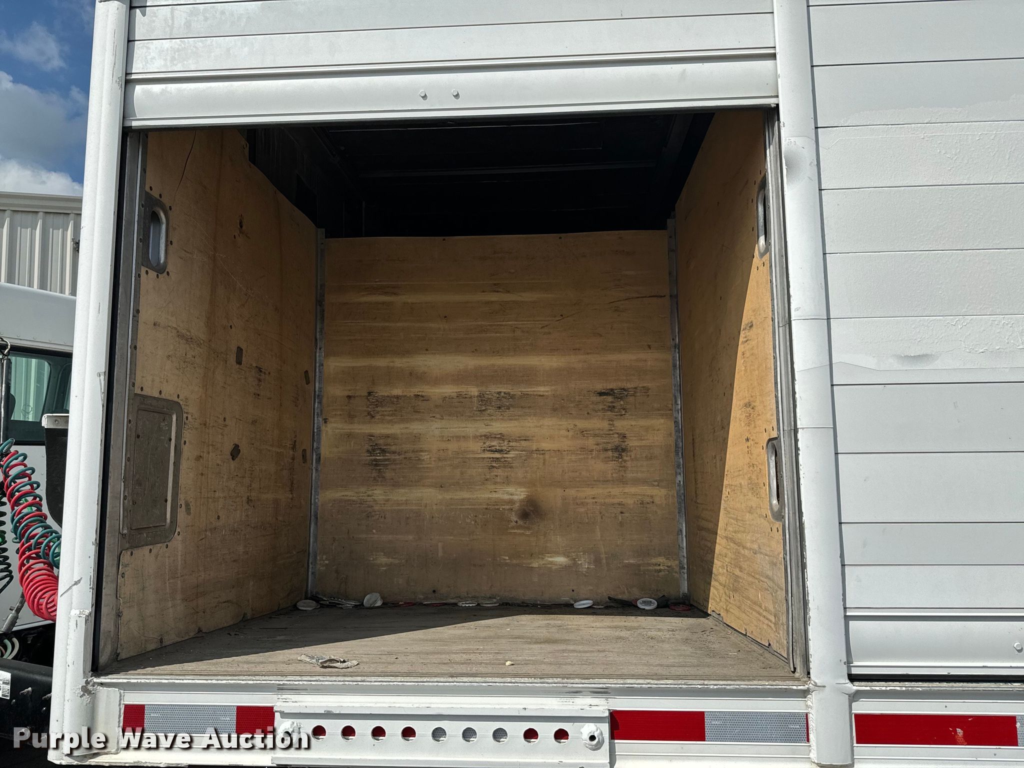 2000 Hackney & Sons delivery trailer in Collinsville, OK Item ND9360 for sale Purple Wave