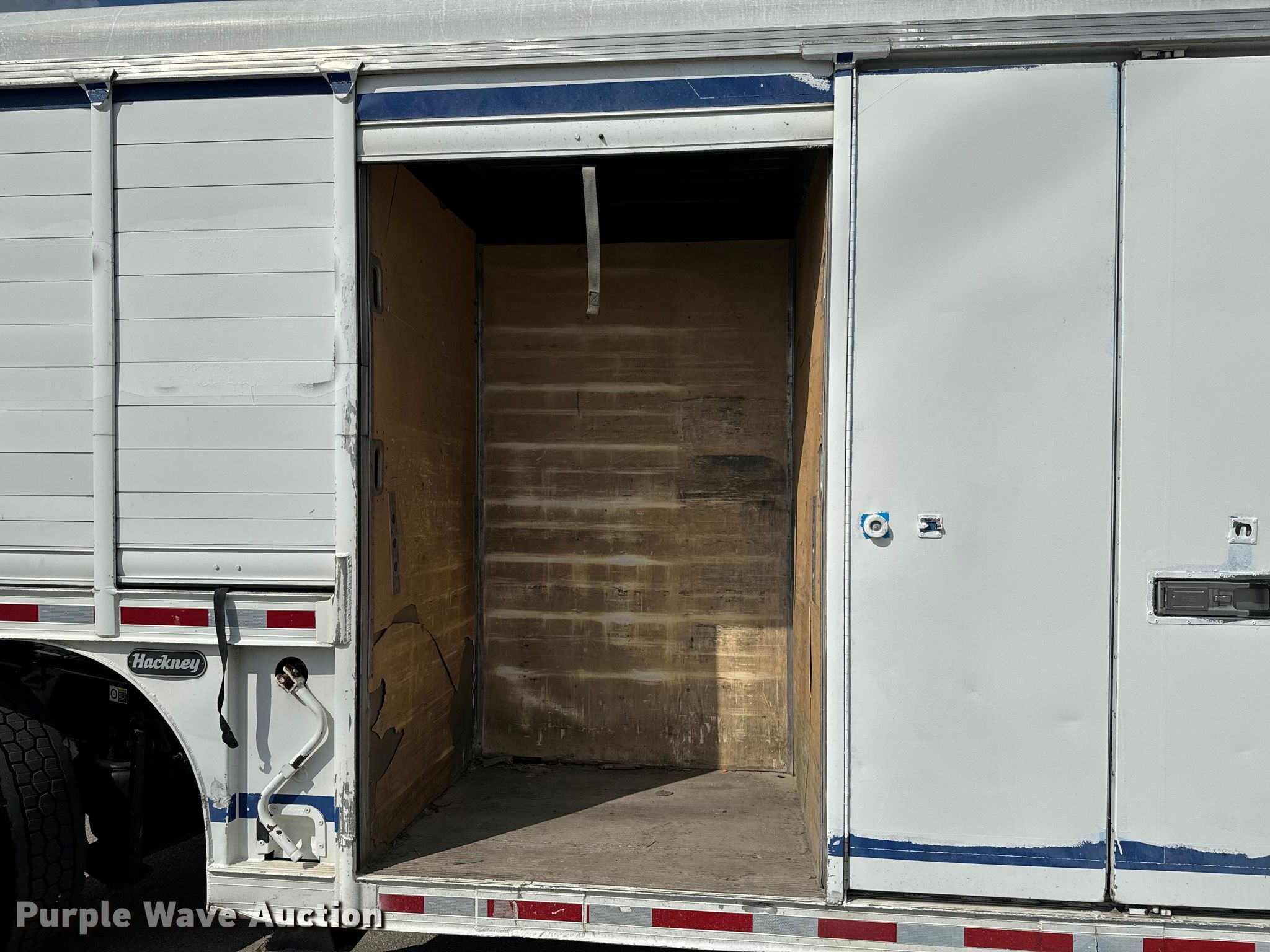 2000 Hackney & Sons delivery trailer in Collinsville, OK Item ND9360 for sale Purple Wave