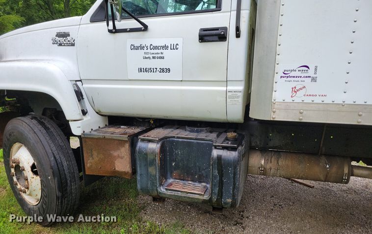 image for item DI3053 1995 GMC TopKick C6500 box truck
