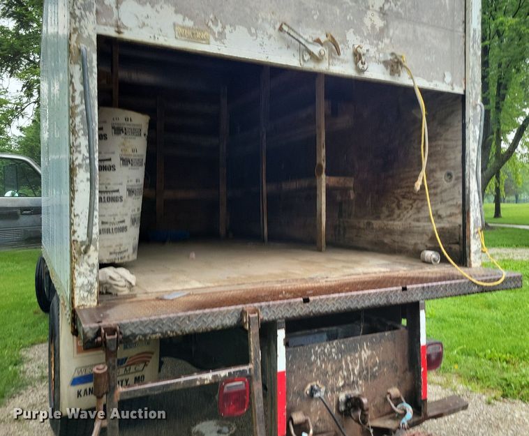 image for item DI3053 1995 GMC TopKick C6500 box truck