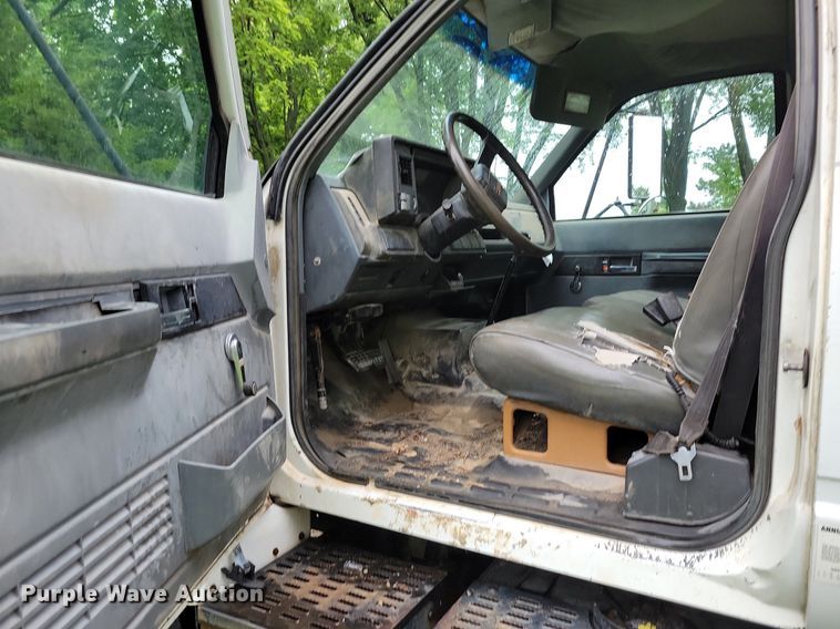 image for item DI3053 1995 GMC TopKick C6500 box truck